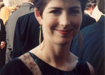 Dana Delany arrives on the red carpet for the 43rd Annual Emmy Awards, 8/25/91 - Permission granted to copy, publish, broadcast or post but please credit "photo by Alan Light" if you can